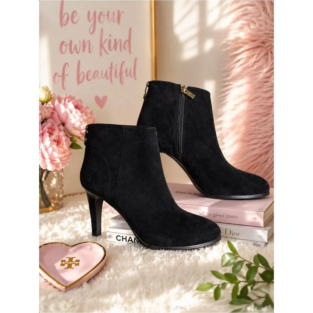 Tory Burch Size 7 Black Luxe Suede Round Toe Stiletto Zip Ankle Boots Gold Logo